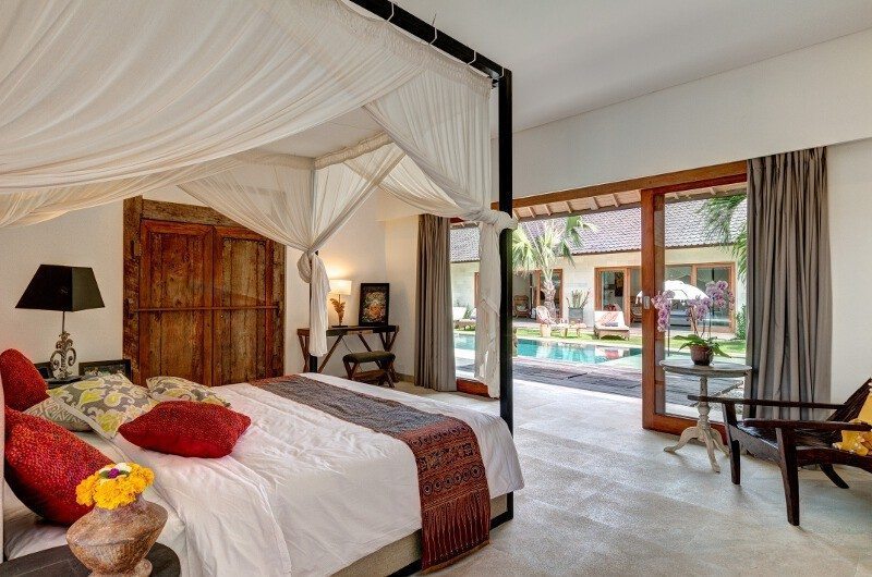 Abaca Villas Spacious Bedroom with Pool View, Petitenget | 5 Bedroom Villas Bali