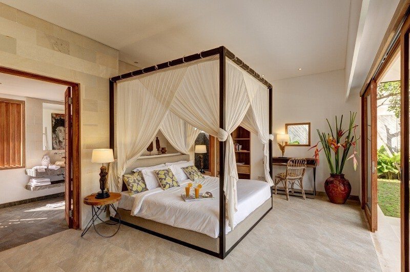 Abaca Villas Bedroom and Bathroom, Petitenget | 5 Bedroom Villas Bali