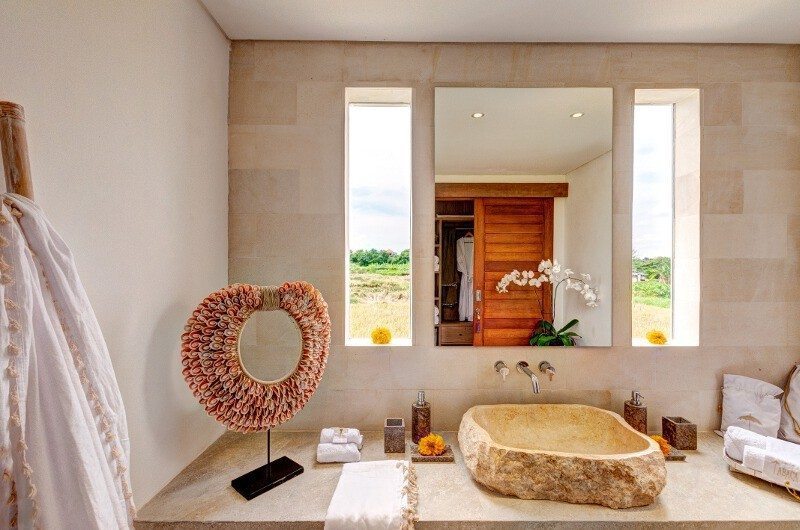 Abaca Villas Bathroom, Petitenget | 5 Bedroom Villas Bali