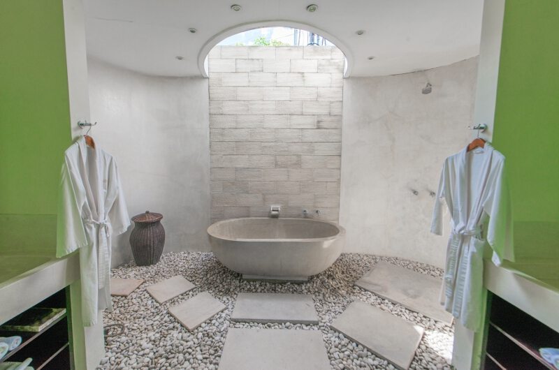 Casa Mateo Semi Open Bathtub, Seminyak | 5 Bedroom Villas Bali