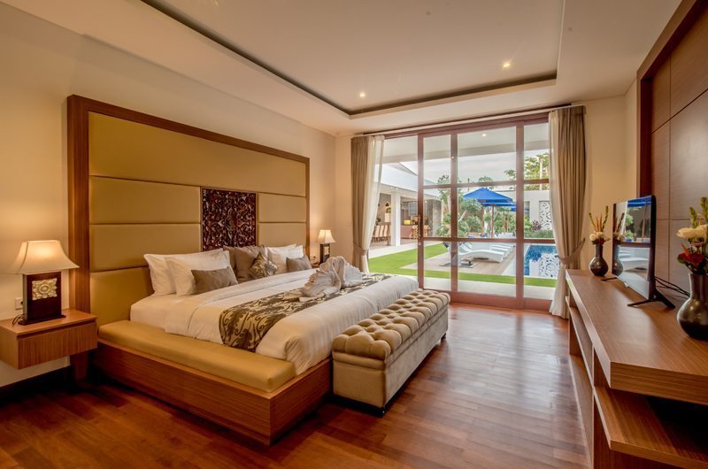 Freedom Villa Bedroom with Pool View, Petitenget | 5 Bedroom Villas Bali