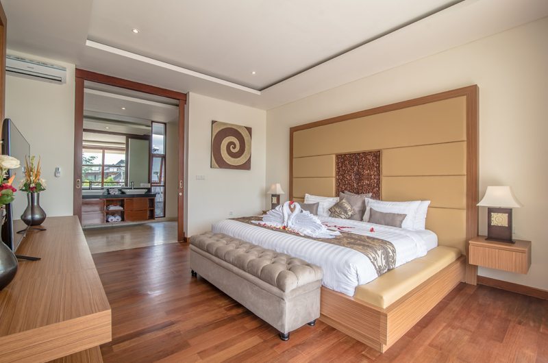 Freedom Villa Bedroom with TV, Petitenget | 5 Bedroom Villas Bali