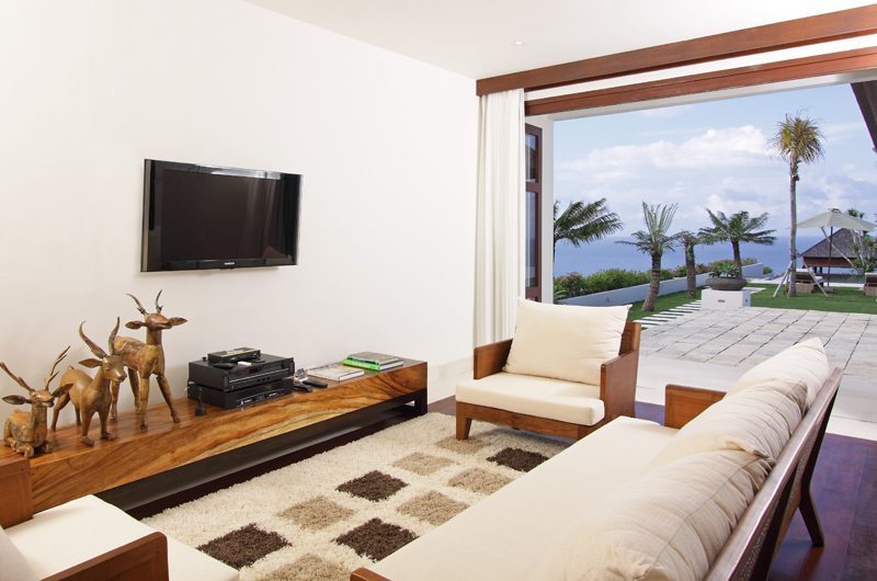 Sinaran Surga Lounge Area with TV, Uluwatu | 5 Bedroom Villas Bali