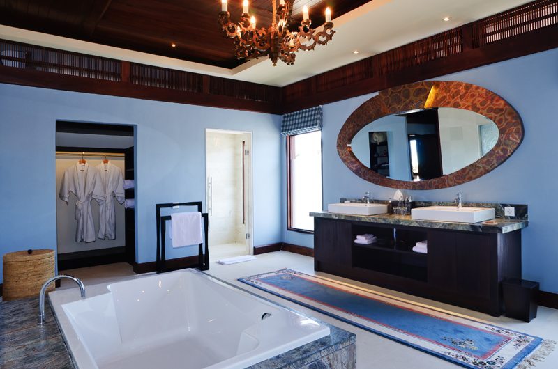 The Ungasan Clifftop Resort Villa Santai Sorga En-Suite Bathroom, Uluwatu | 5 Bedroom Villas Bali