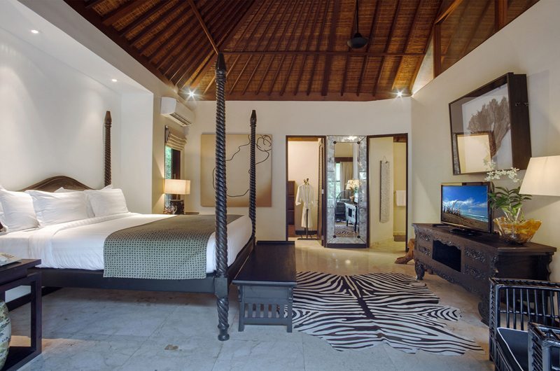 Villa Avalon Bali Spacious Bedroom with TV, Canggu | 5 Bedroom Villas Bali