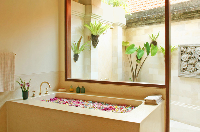Villa Cemara Sanur Romantic Bathtub Set Up, Sanur | 5 Bedroom Villas Bali