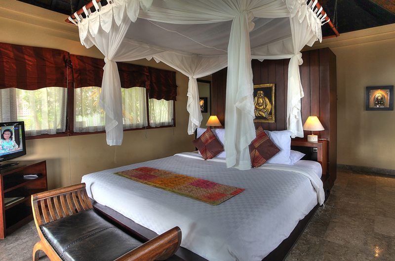 Villa Indah Manis Bedroom with TV, Uluwatu | 5 Bedroom Villas Bali