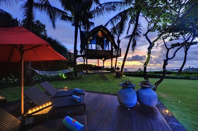 Villa Maridadi Reclining Sun Loungers, Seseh | 5 Bedroom Villas Bali
