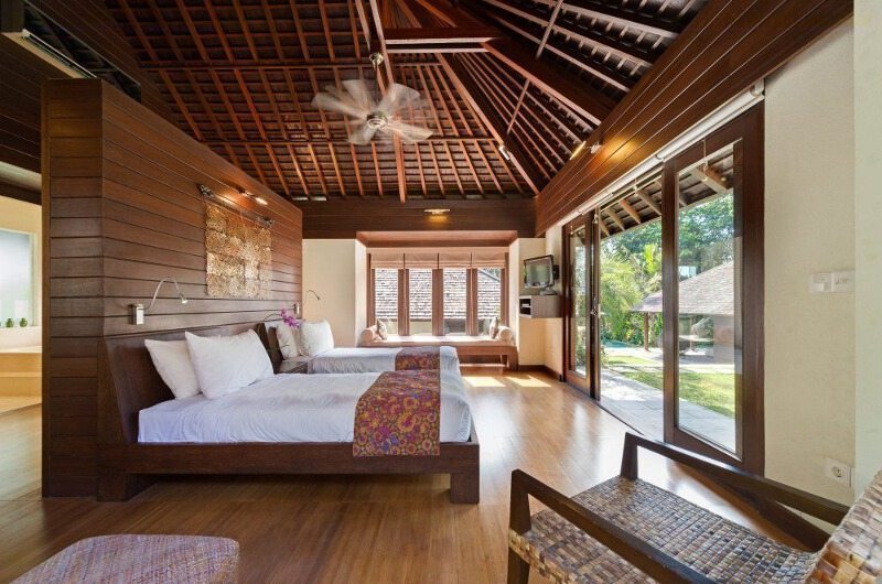 Villa Mata Air Bedroom with Twin Beds, Canggu | 5 Bedroom Villas Bali