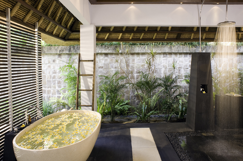 Villa Maya Retreat Romantic Bathtub Set Up, Tabanan | 5 Bedroom Villas Bali