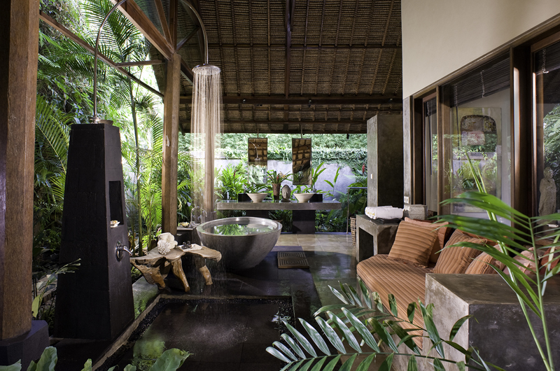 Villa Maya Retreat His and Hers Bathroom with Bathtub, Tabanan | 5 Bedroom Villas Bali