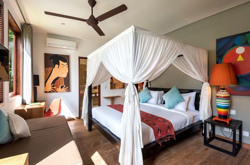 Villa Tangram Four Poster Bed with Sofa, Seminyak | 5 Bedroom Villas Bali